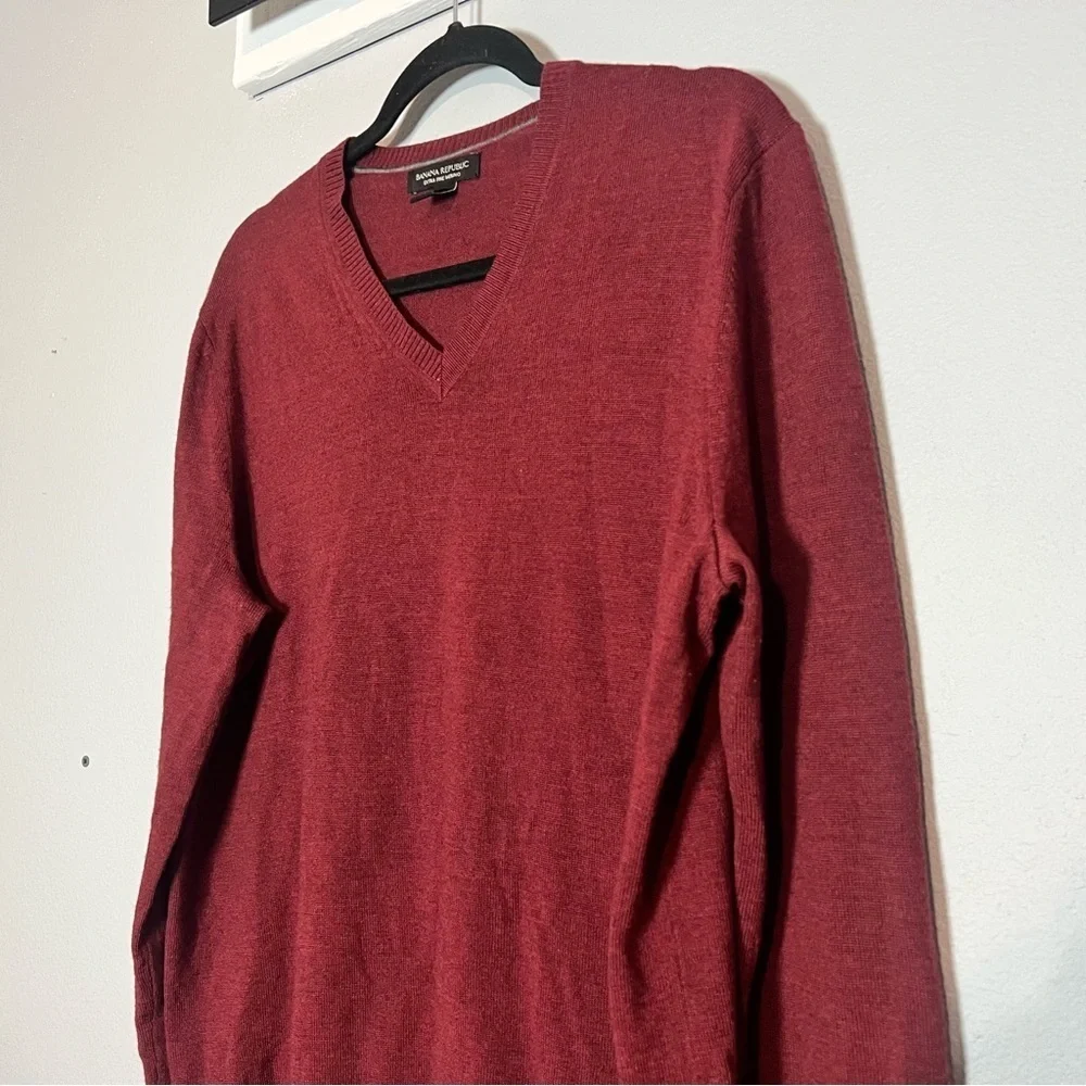 Banana Republic Extra Fine Merino Wool Red Burgundy V-Neck Sweater Mens Large